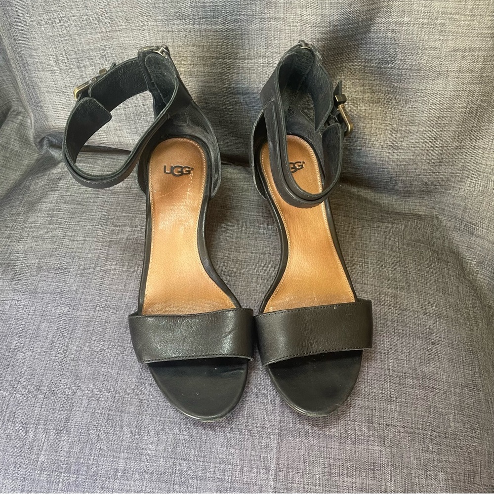 UGG Char Sandals SZ 8